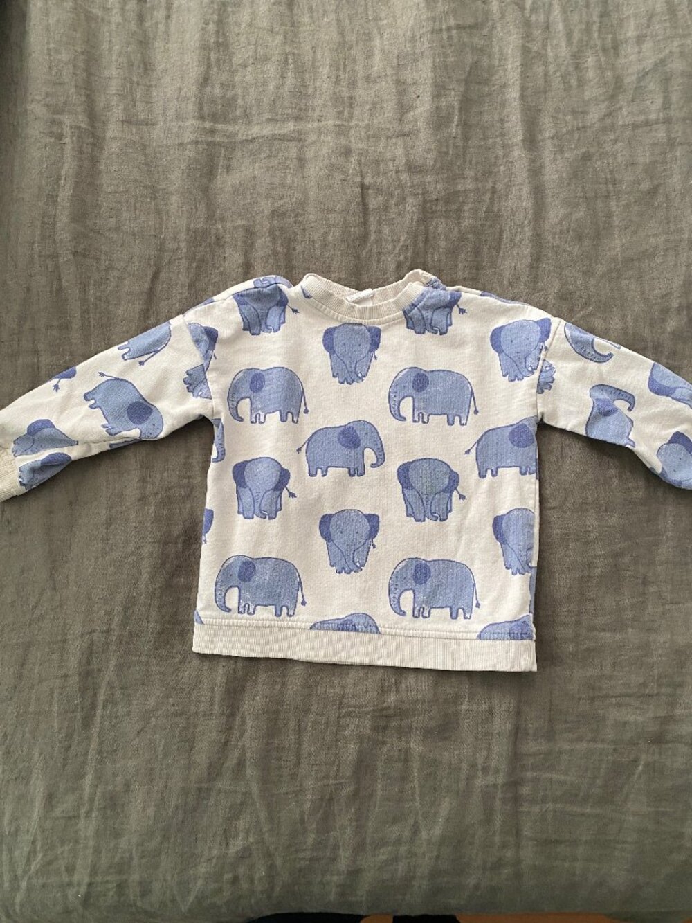 H&M toddler elephant sweatshirt, 2T